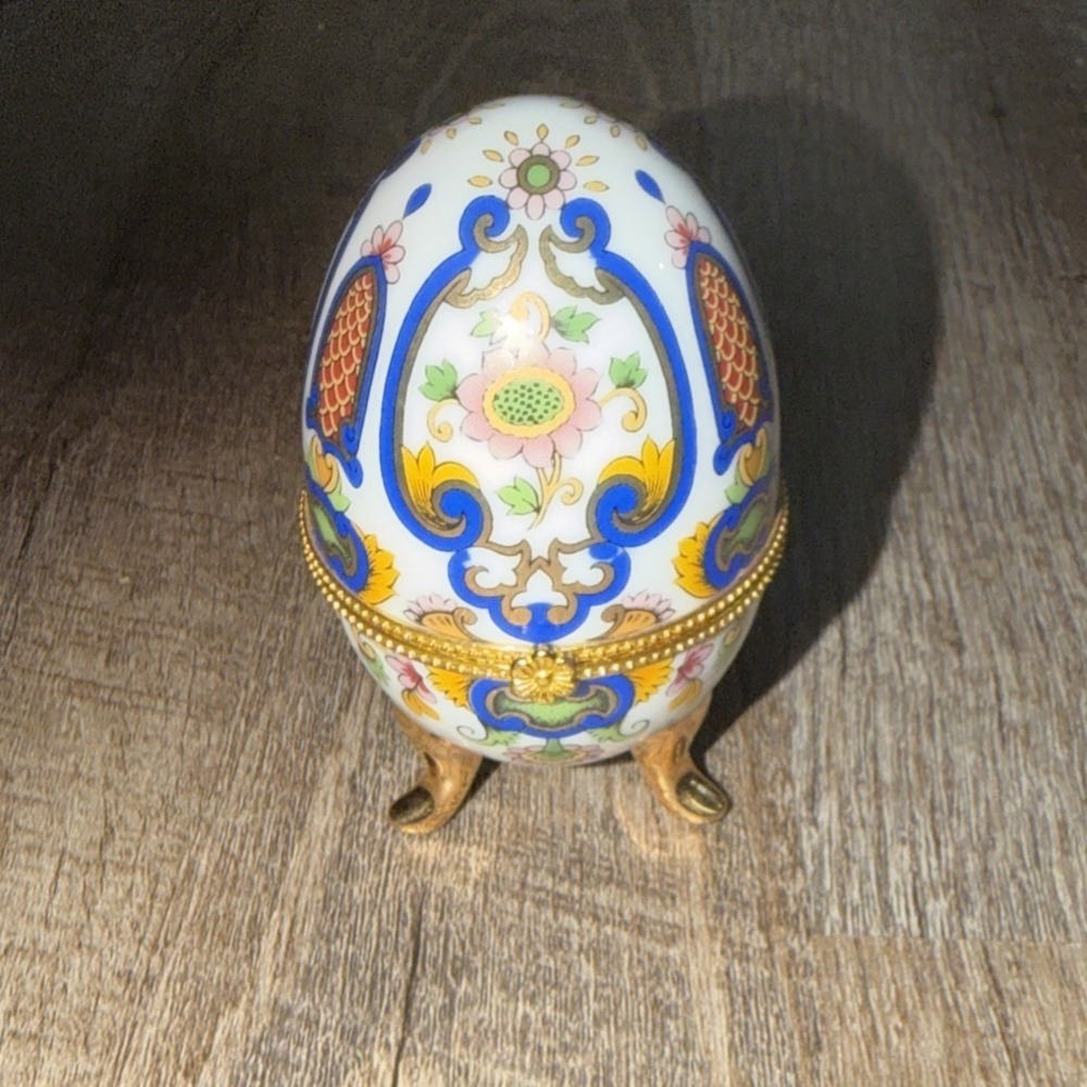 Vtg 60s Trinket Box Decorative Egg Blue‎ Floral Gold Accents
